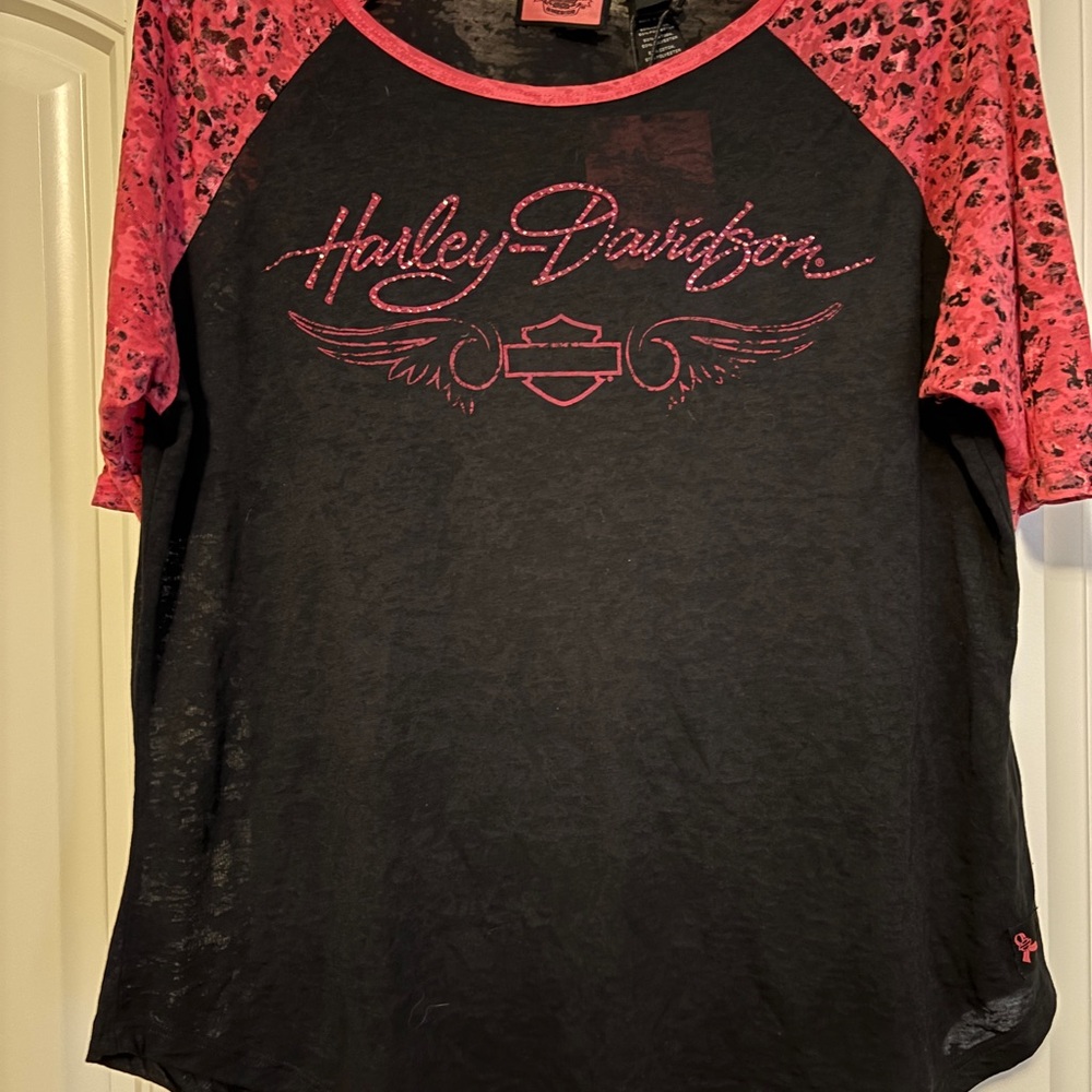 Harley-Davidson Black and Pink Graphic Tee with Breast Cancer tag on corner.